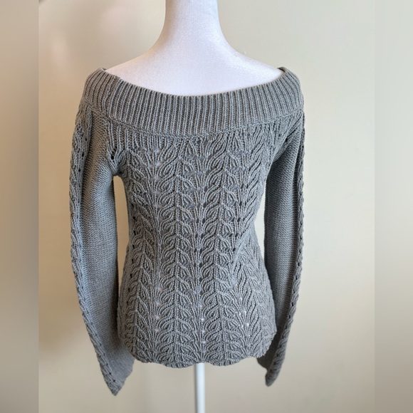 Cachè Luxe Gray Open Knit  Scalloped Sweater Size Snall - Picture 9 of 14